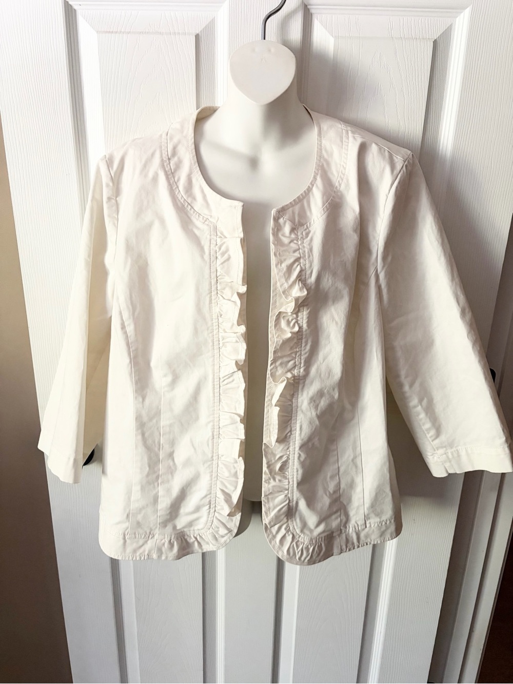 Chicos Women’s White Blazer With Ruffled Detail Size 3 (see Size Chart Pics) L